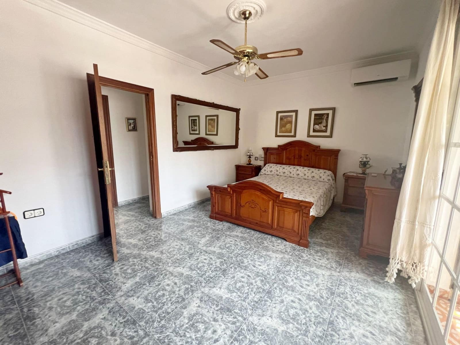 2 soveværelse Villa til salg i Torremolinos med garage - € 625.000 (Ref: 8500211)