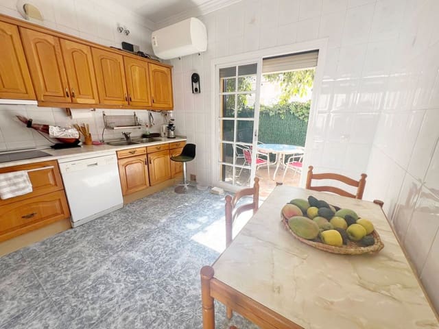 2 makuuhuone Huvila myytävänä paikassa Torremolinos mukana 
autotalli - 625 000 € (Ref: 8500211)