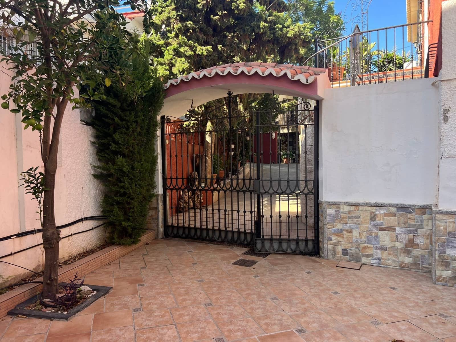 2 soveværelse Villa til salg i Torremolinos med garage - € 625.000 (Ref: 8500211)