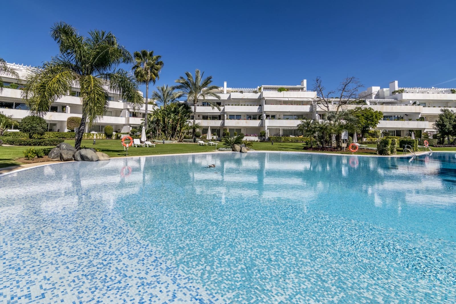 3 Zimmer Penthouse zu verkaufen in Marbella mit Pool Garage - 4.995.000 € (Ref: 8561520)