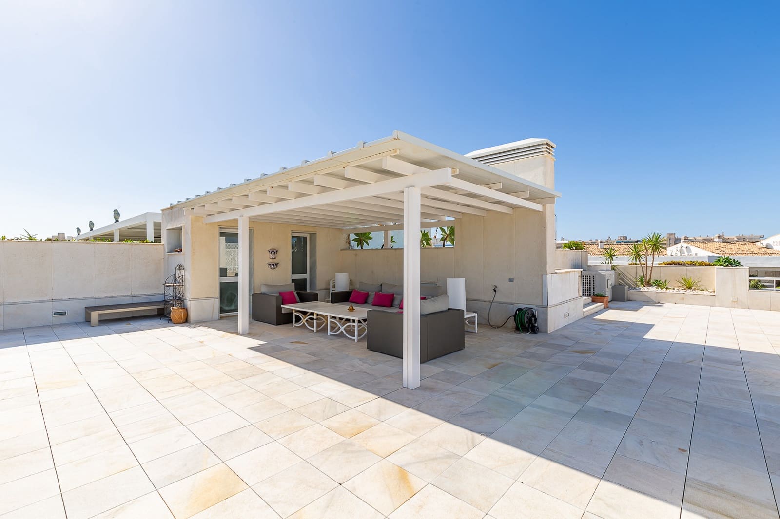 3 soveværelse Penthouse til salg i Marbella med swimmingpool garage - € 4.995.000 (Ref: 8561520)