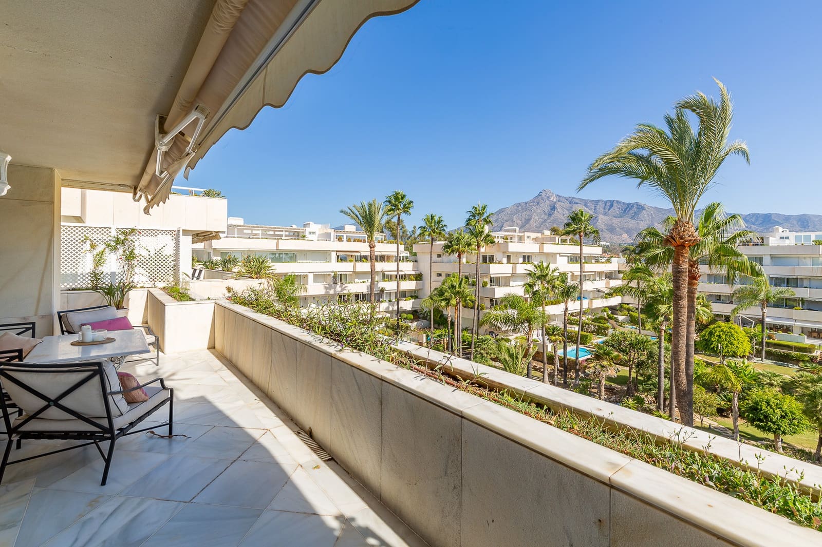 3 soveværelse Penthouse til salg i Marbella med swimmingpool garage - € 4.995.000 (Ref: 8561520)