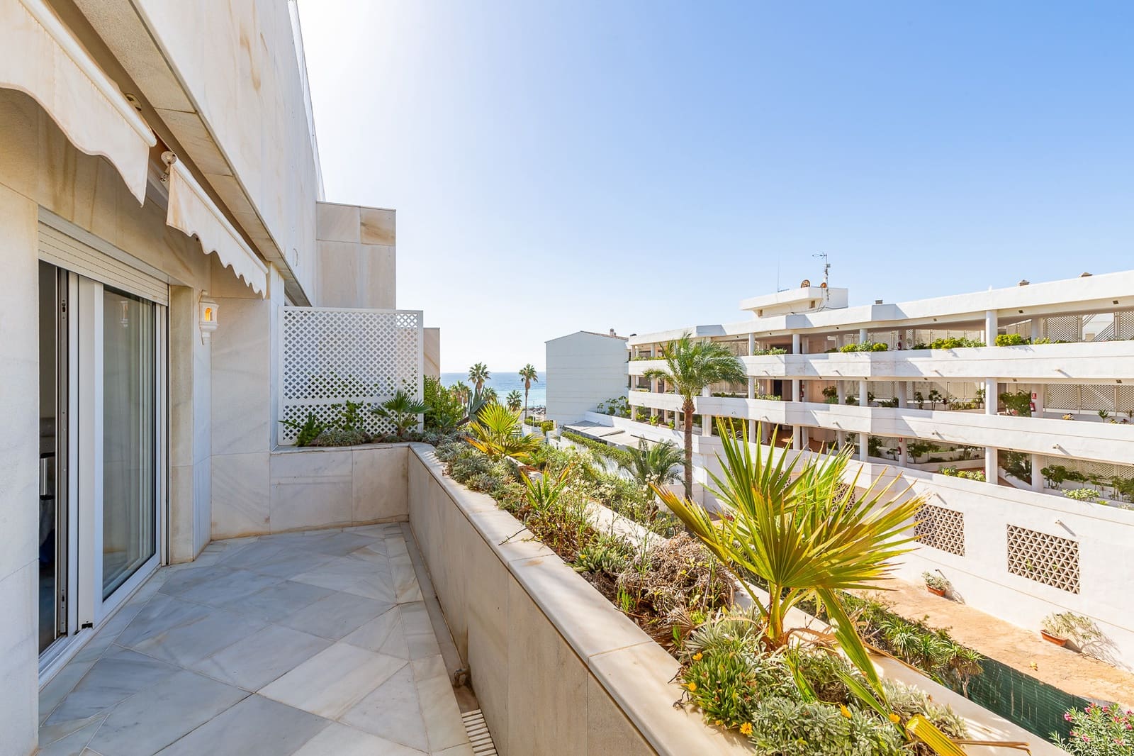 3 soveværelse Penthouse til salg i Marbella med swimmingpool garage - € 4.995.000 (Ref: 8561520)