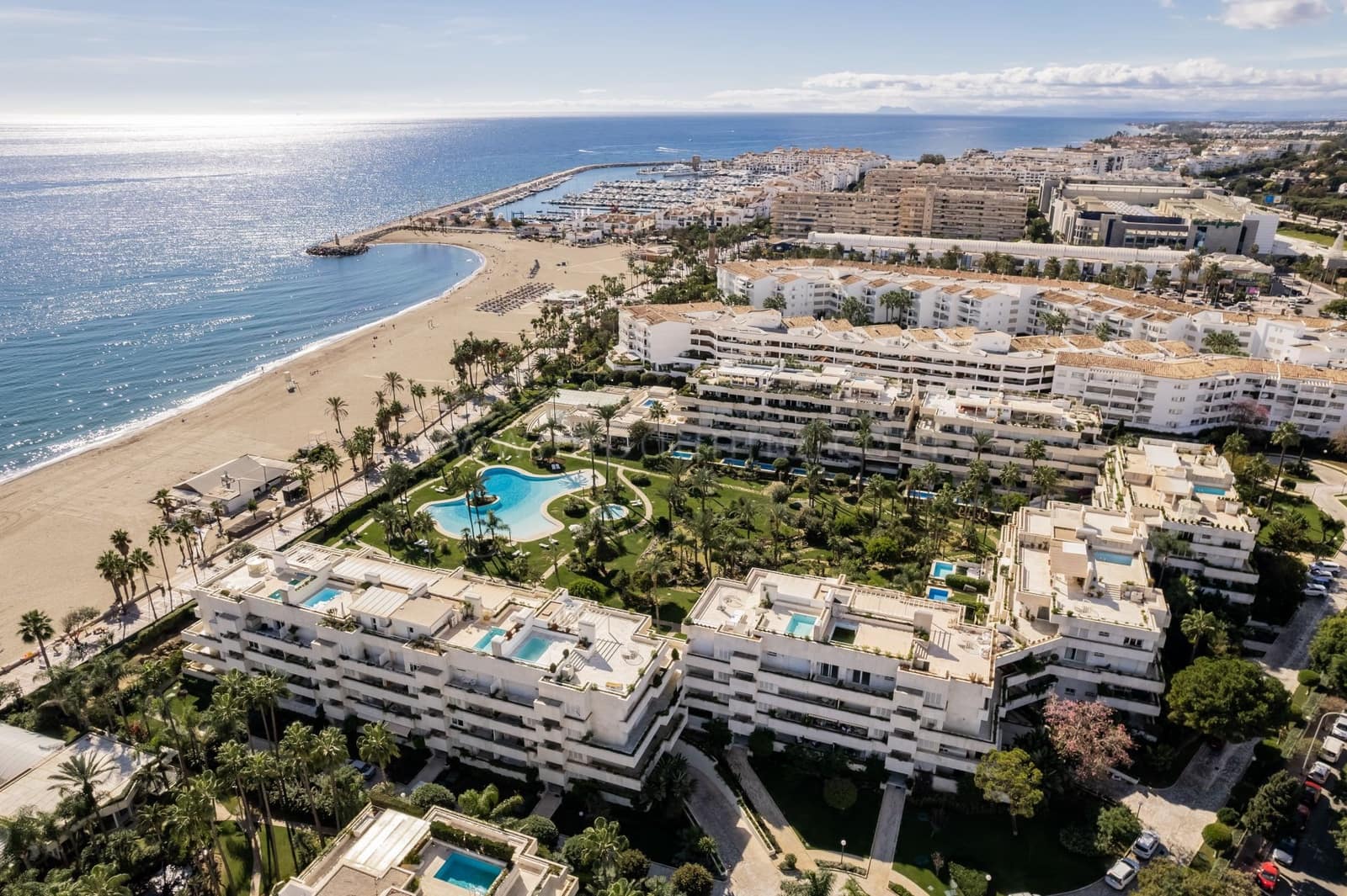 3 soveværelse Penthouse til salg i Marbella med swimmingpool garage - € 4.995.000 (Ref: 8561520)