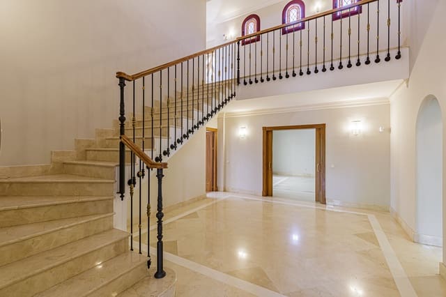 5 sypialnia Willa na sprzedaż w Marbella z basenem garażem - 4 500 000 € (Ref: 8568380)