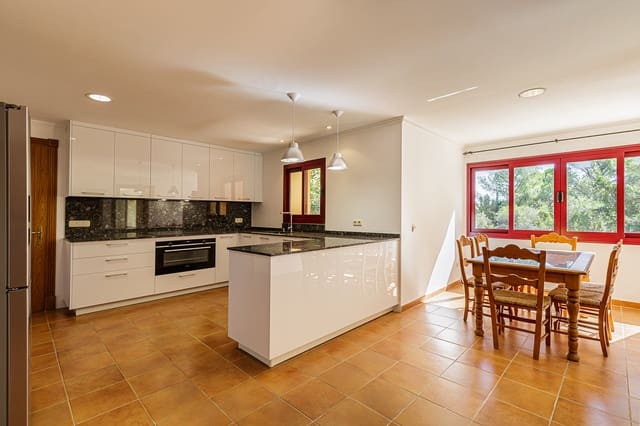 5 sypialnia Willa na sprzedaż w Marbella z basenem garażem - 4 500 000 € (Ref: 8568380)