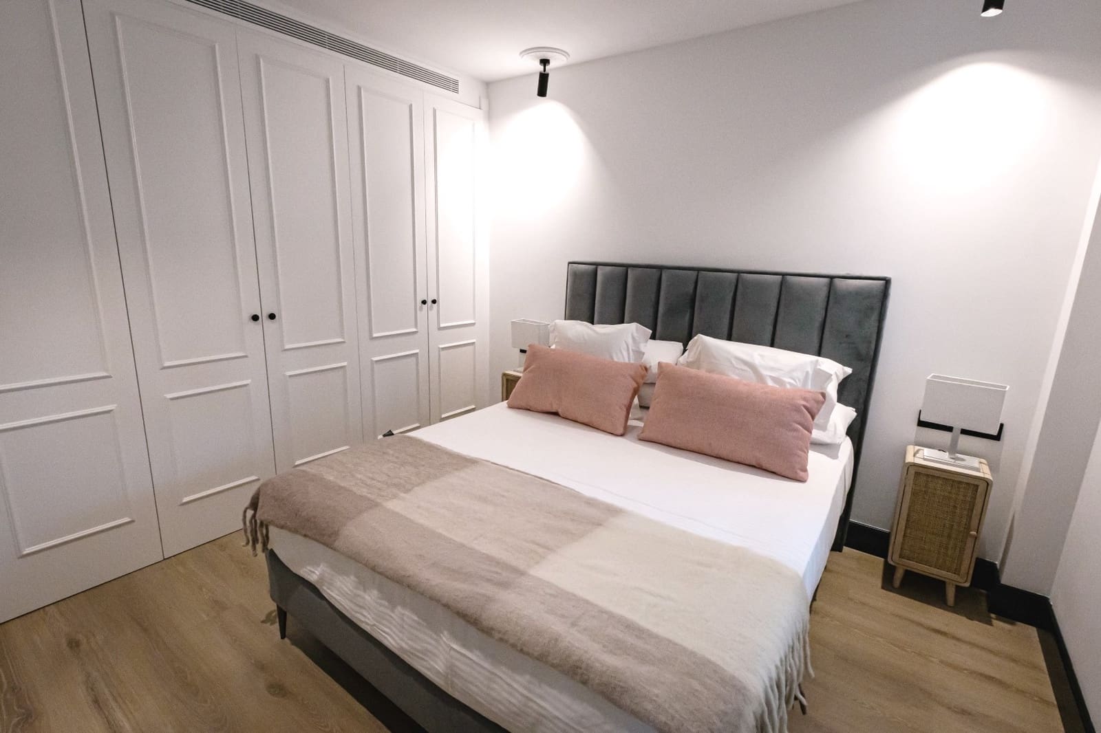 Apartamento de 1 habitación en Marbella en venta con piscina garaje - 2.175.000 € (Ref: 8580060)