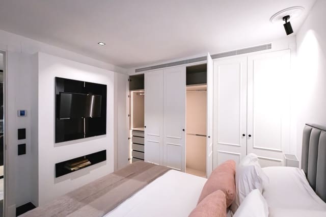 1 soveværelse Lejlighed til salg i Marbella med swimmingpool garage - € 2.175.000 (Ref: 8580060)