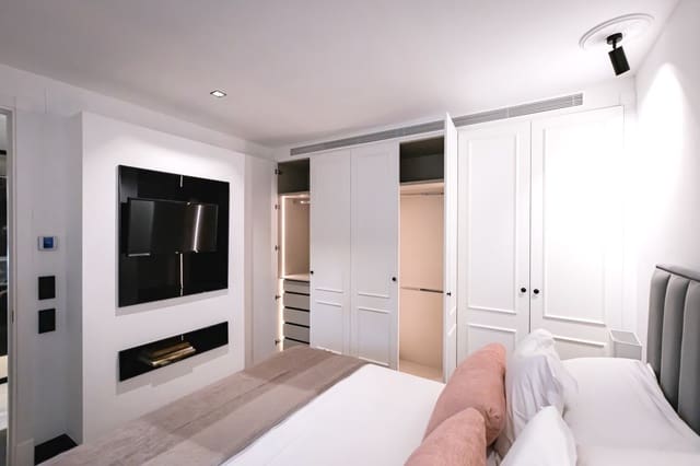 1 slaapkamer Appartement te koop in Marbella met zwembad garage - € 2.175.000 (Ref: 8580060)