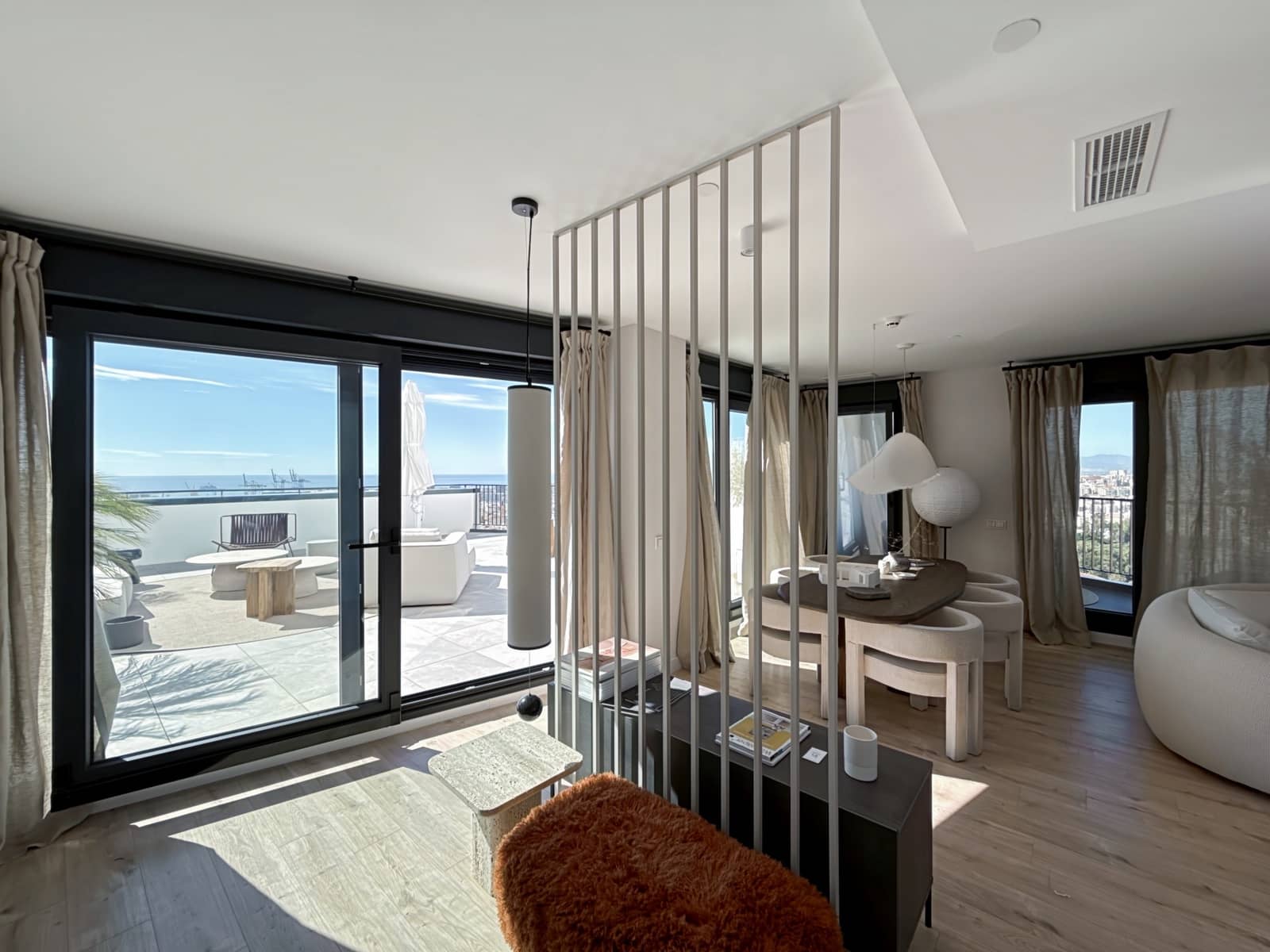 3 sypialnia Penthouse na sprzedaż w Miasto Malaga z basenem garażem - 2 000 000 € (Ref: 8584457)