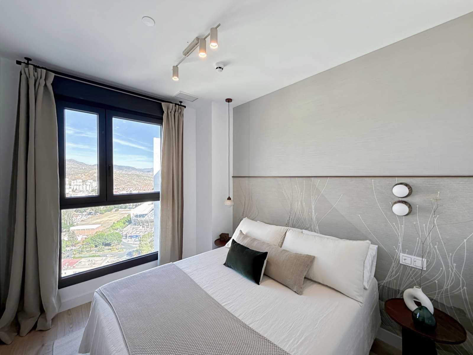 3 sypialnia Penthouse na sprzedaż w Miasto Malaga z basenem garażem - 2 000 000 € (Ref: 8584457)