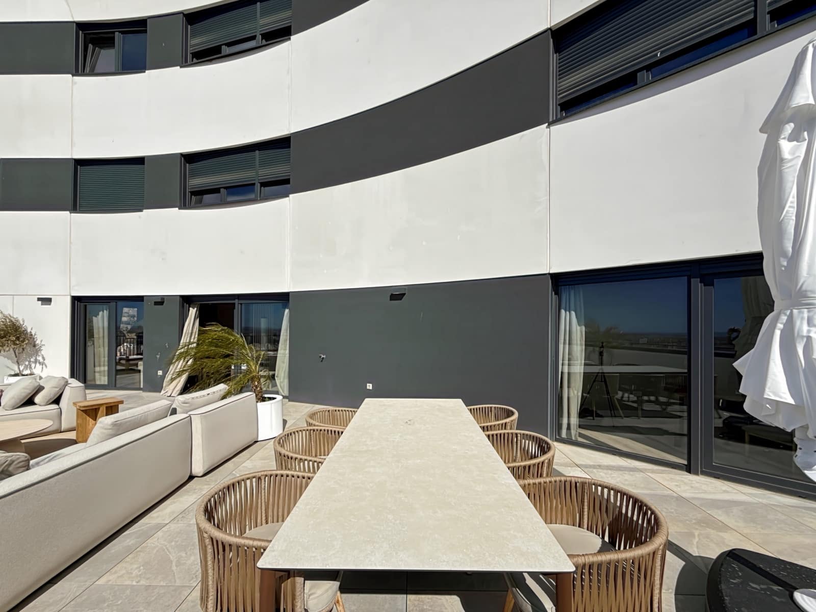 3 sypialnia Penthouse na sprzedaż w Miasto Malaga z basenem garażem - 2 000 000 € (Ref: 8584457)