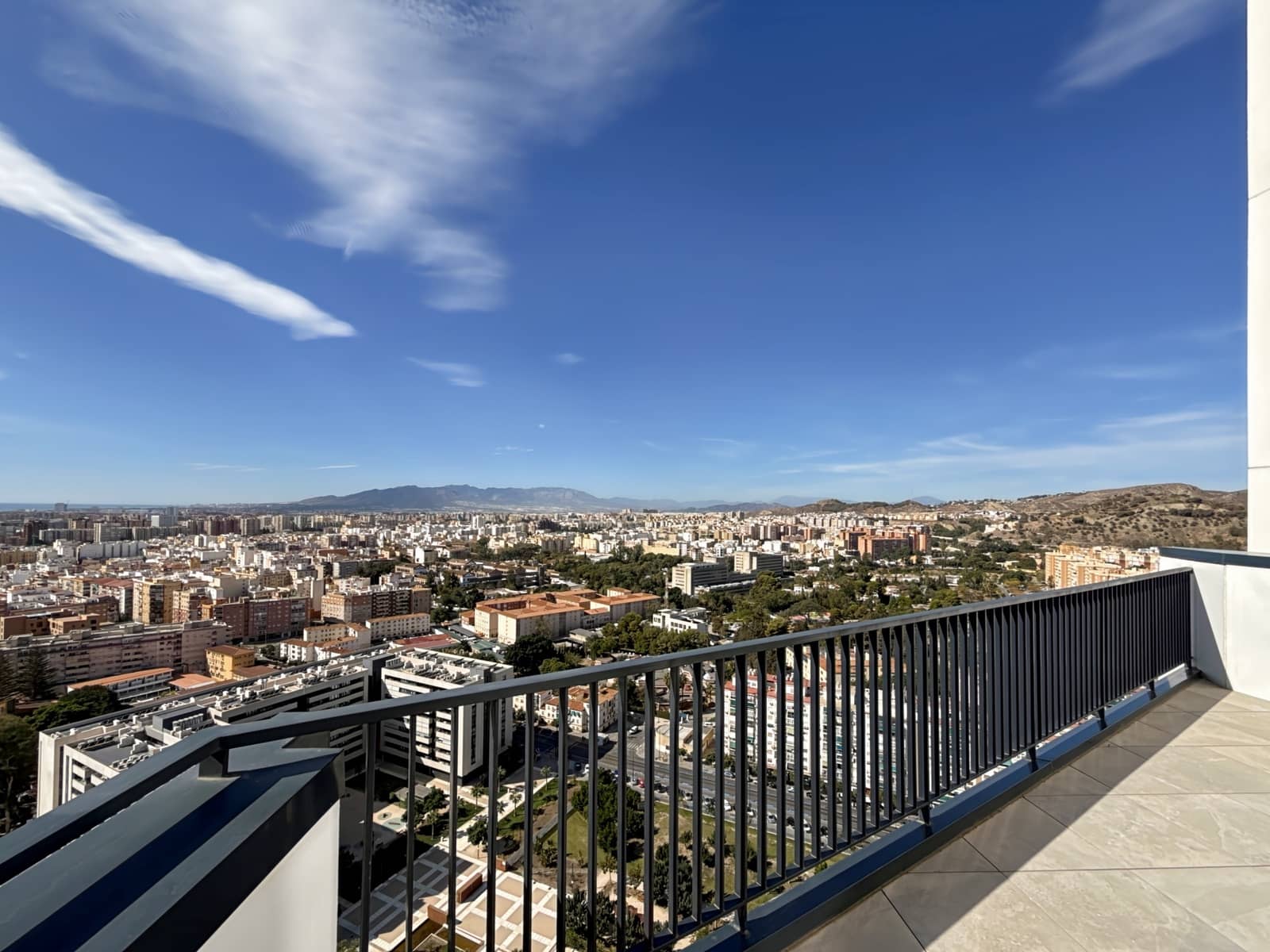 3 bedroom Penthouse for sale in Malaga city with pool garage - € 2,000,000 (Ref: 8584457)