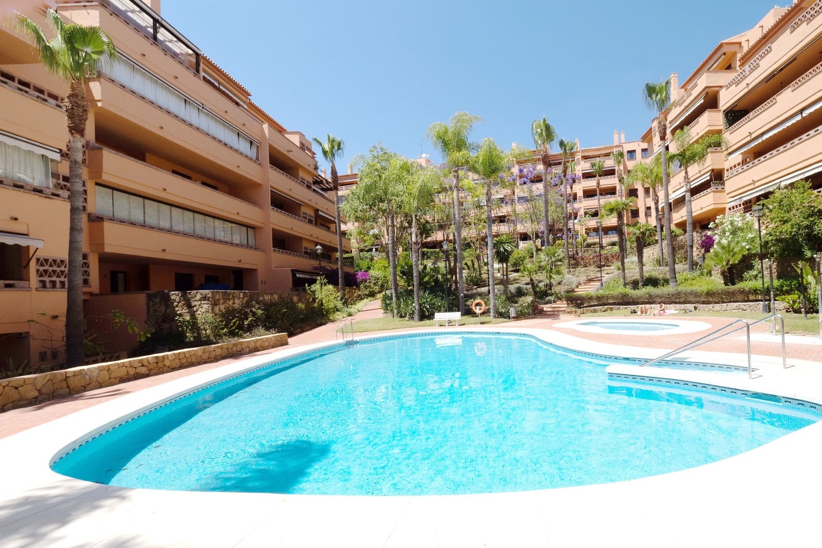 3 bedroom Apartment for sale in Marbella with pool garage - € 640,000 (Ref: 8675630)