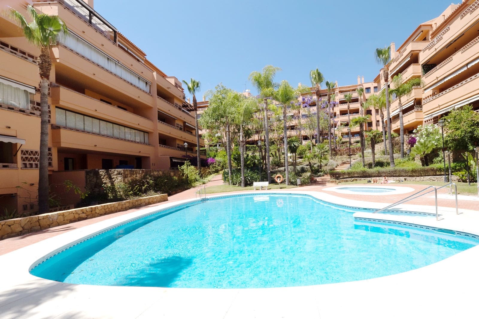 3 Zimmer Apartment zu verkaufen in Marbella mit Pool Garage - 640.000 € (Ref: 8675630)
