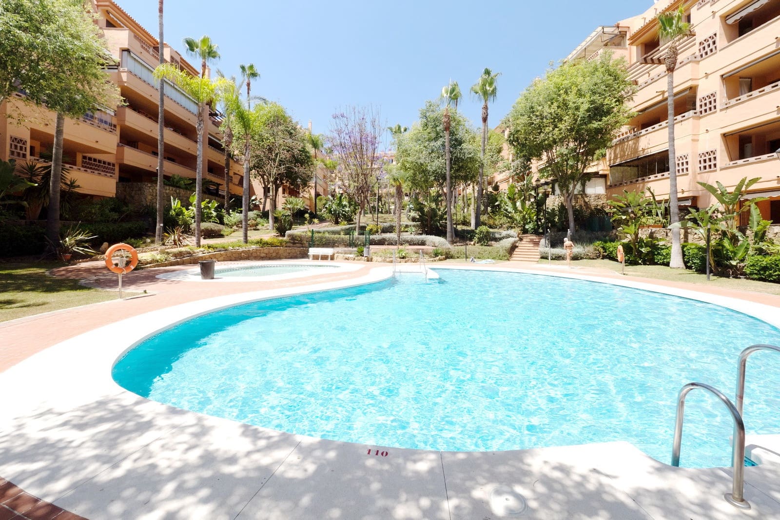 3 Zimmer Apartment zu verkaufen in Marbella mit Pool Garage - 640.000 € (Ref: 8675630)