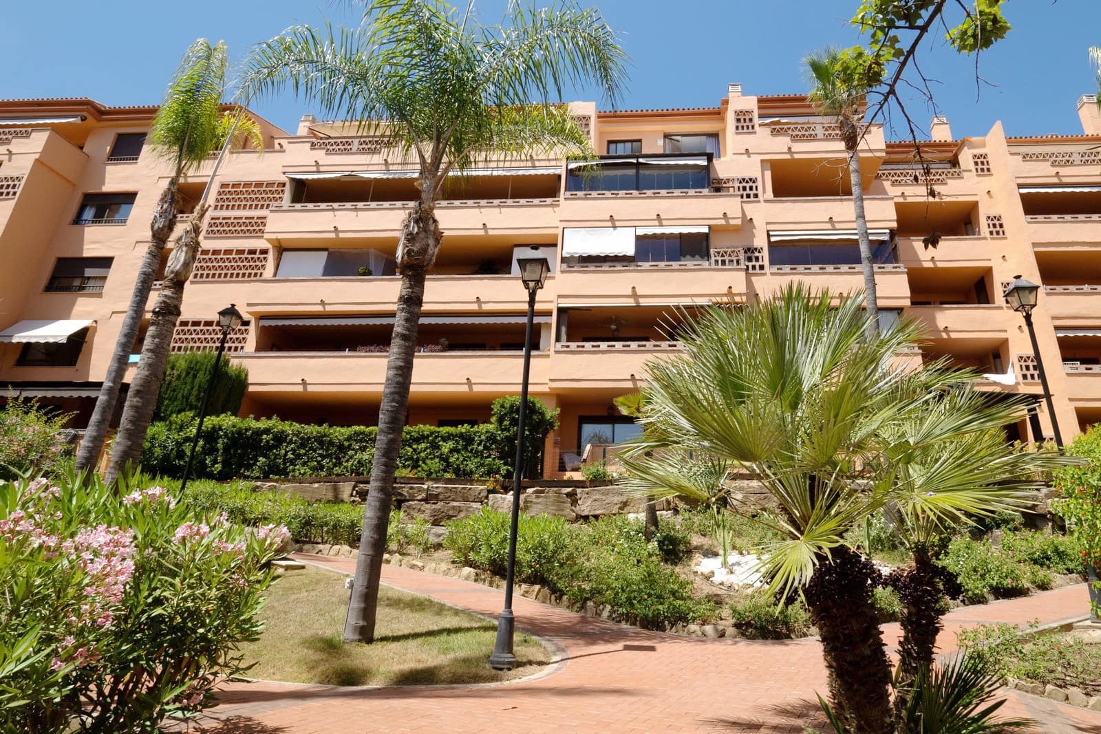 3 Zimmer Apartment zu verkaufen in Marbella mit Pool Garage - 640.000 € (Ref: 8675630)