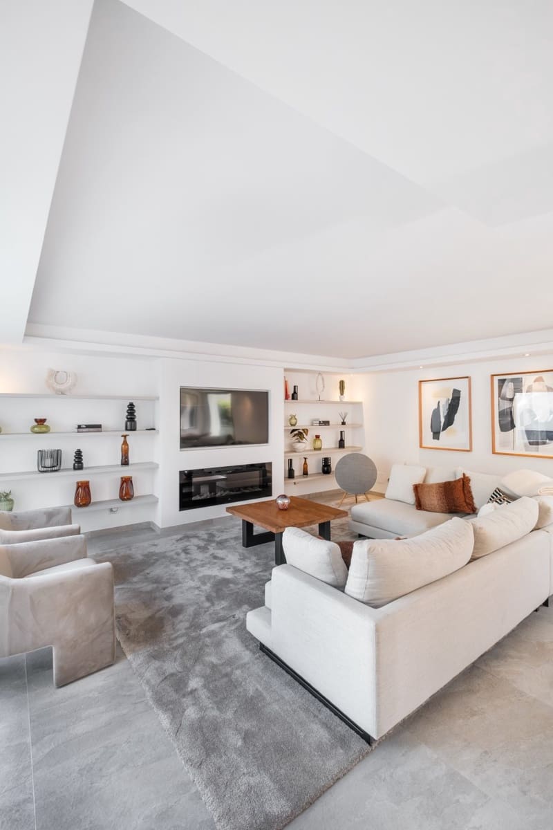 5 bedroom Villa for sale in Marbella with pool garage - € 2,350,000 (Ref: 8696485)