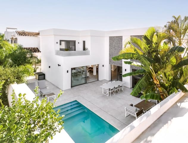 5 bedroom Villa for sale in Marbella with pool garage - € 2,350,000 (Ref: 8696485)