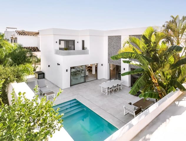 5 quarto Moradia para venda em Marbella com piscina garagem - 2 350 000 € (Ref: 8696485)