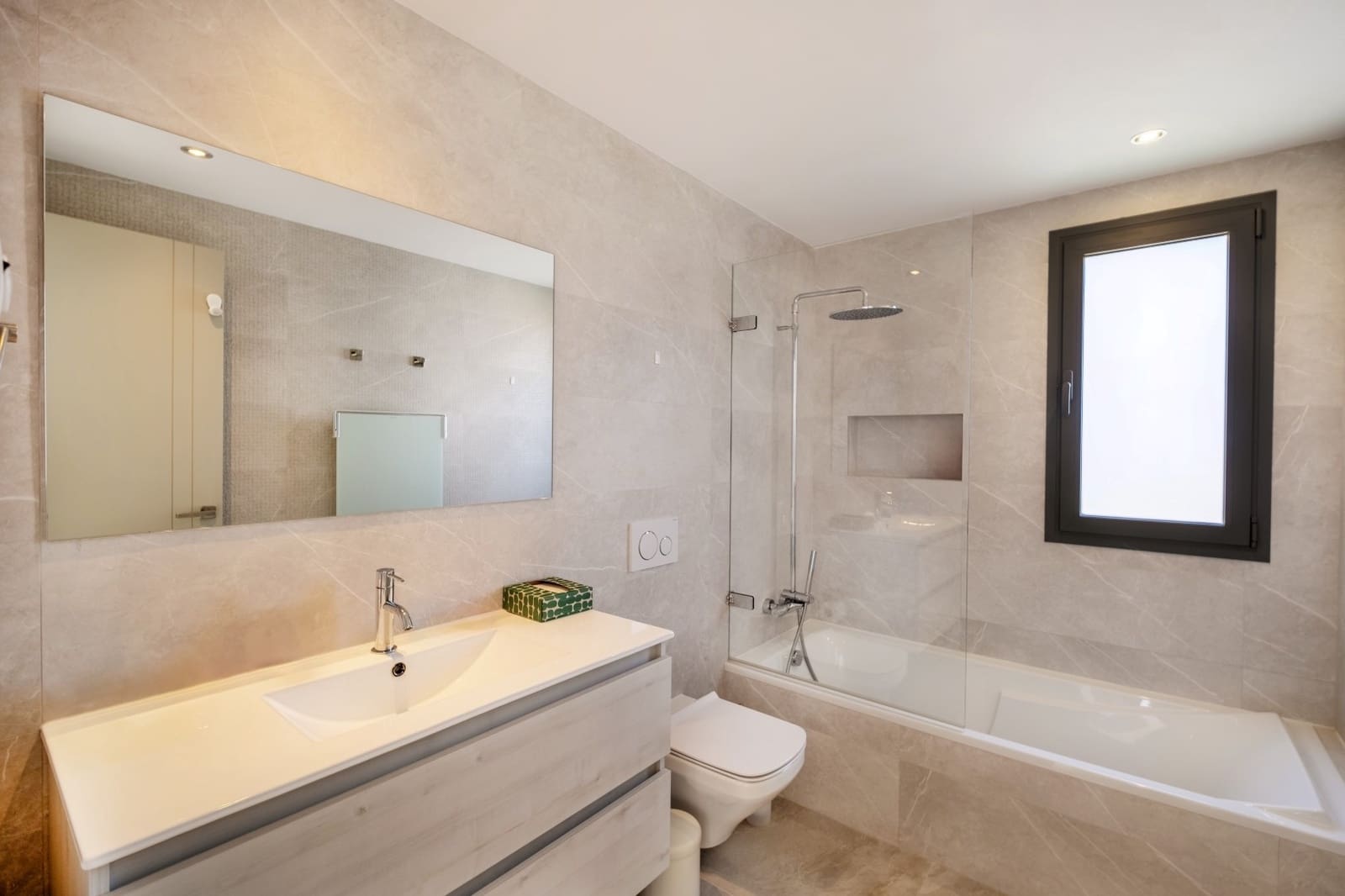 5 soverom Villa til salgs i Marbella med svømmebasseng garasje - € 2 350 000 (Ref: 8696485)