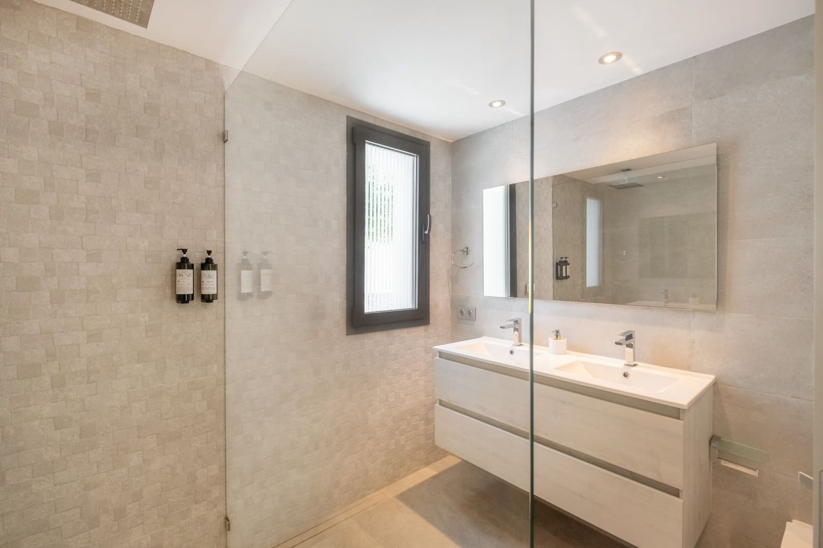 5 soverom Villa til salgs i Marbella med svømmebasseng garasje - € 2 350 000 (Ref: 8696485)