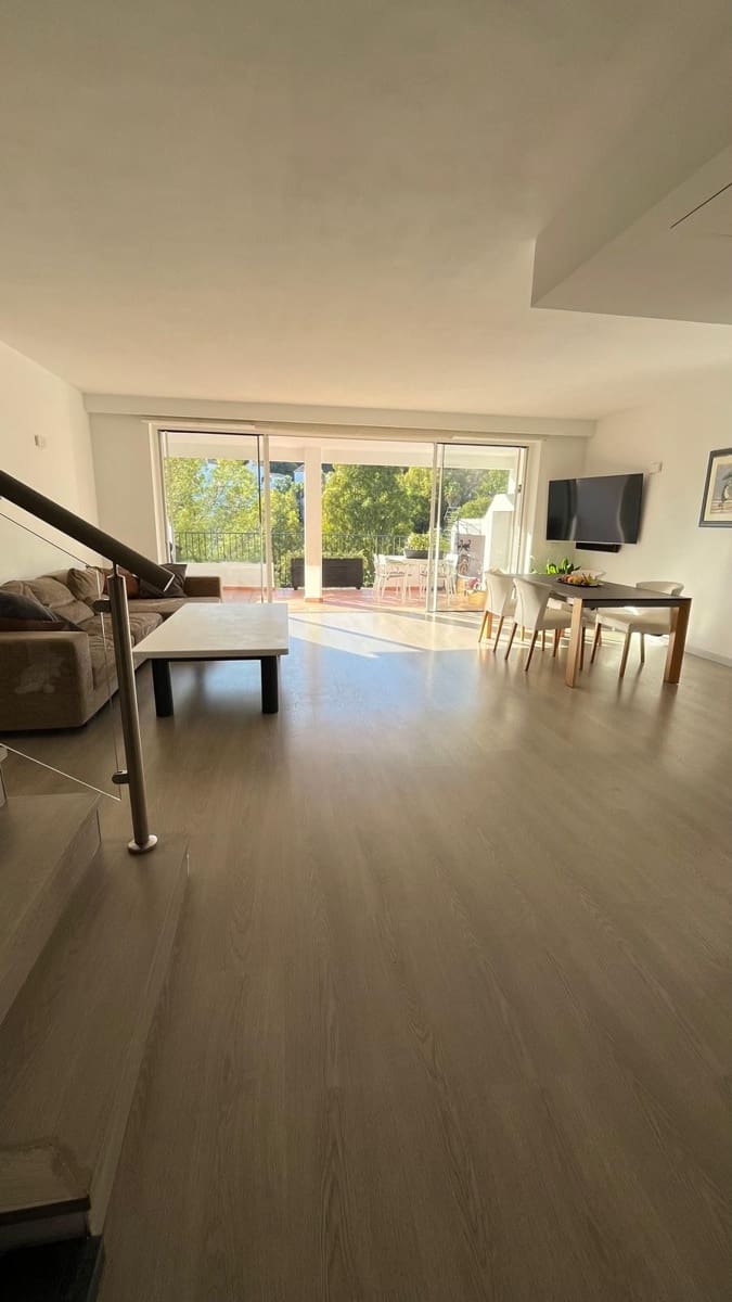 4 soveværelse Byhus til salg i Benahavis med garage - € 799.000 (Ref: 8703668)