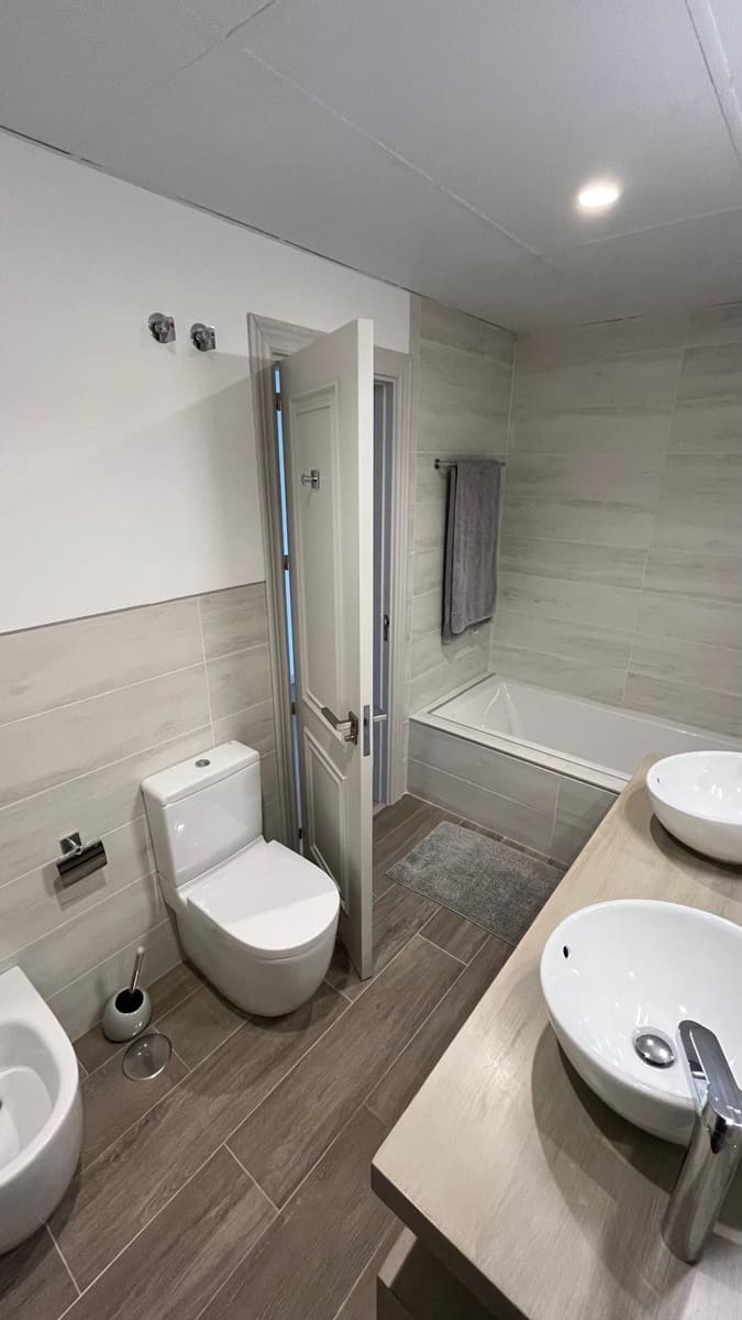 4 soveværelse Byhus til salg i Benahavis med garage - € 799.000 (Ref: 8703668)