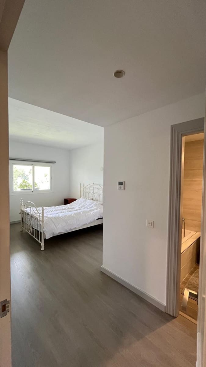 4 soveværelse Byhus til salg i Benahavis med garage - € 799.000 (Ref: 8703668)