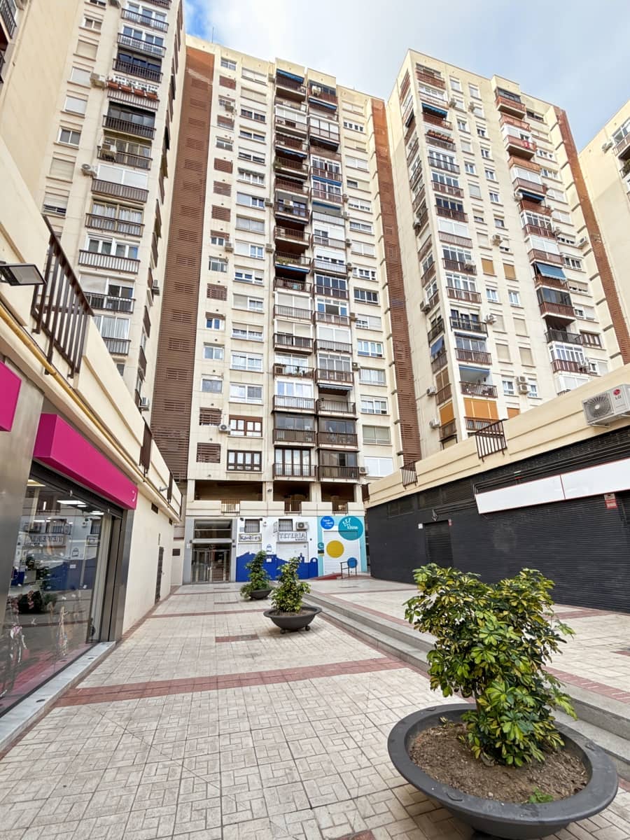 2 makuuhuone Huoneisto myytävänä paikassa Malaga kaupunki mukana 
autotalli - 456 000 € (Ref: 8715331)