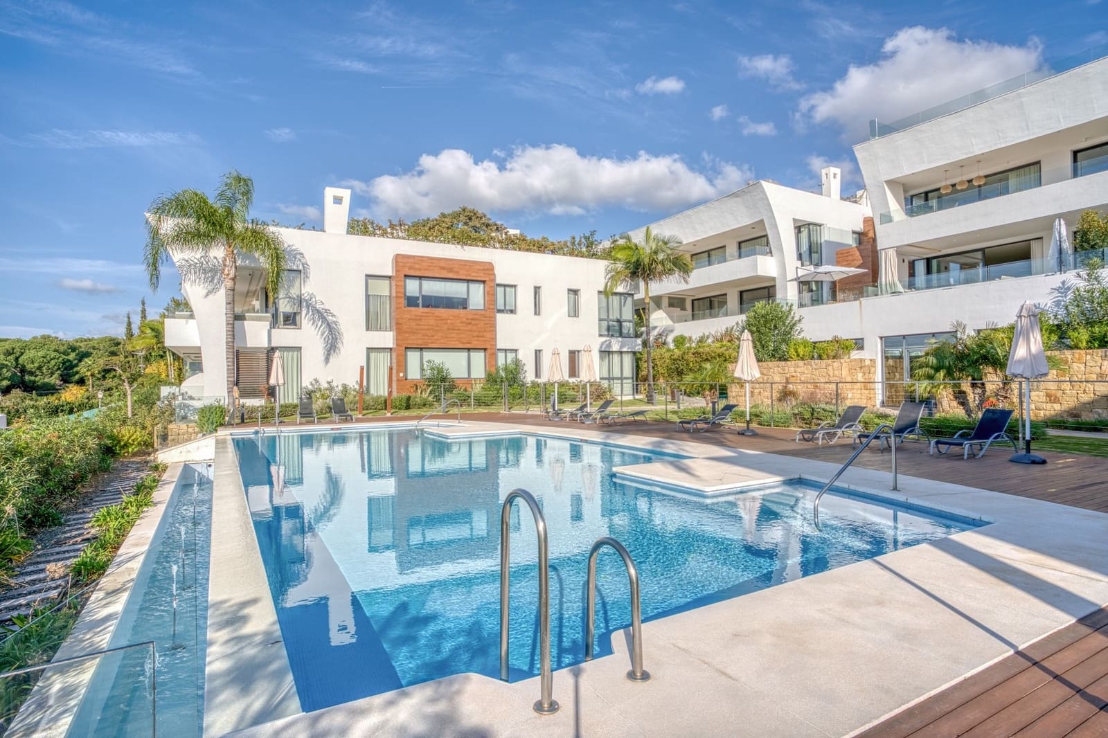 Apartamento de 4 habitaciones en Marbella en venta con piscina garaje - 3.850.000 € (Ref: 8759818)