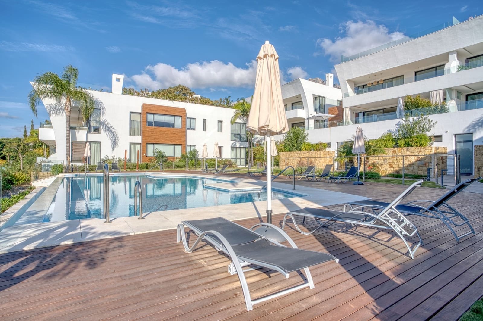 Apartamento de 4 habitaciones en Marbella en venta con piscina garaje - 3.850.000 € (Ref: 8759818)