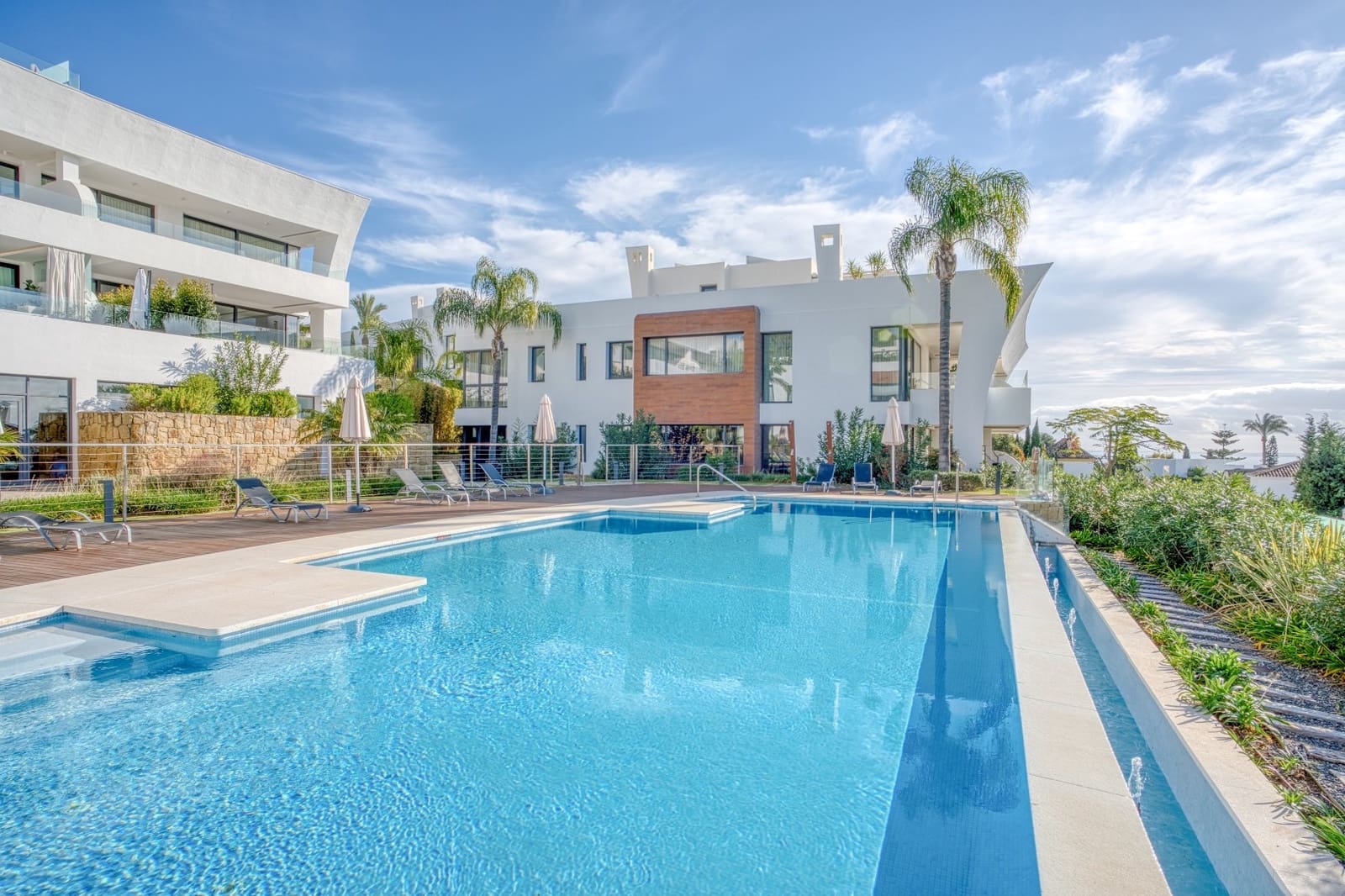 Apartamento de 4 habitaciones en Marbella en venta con piscina garaje - 3.850.000 € (Ref: 8759818)