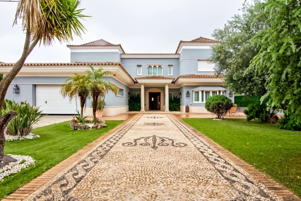 6 bedroom Villa for sale in Gelves with pool garage - € 2,651,250 (Ref: 8759819)