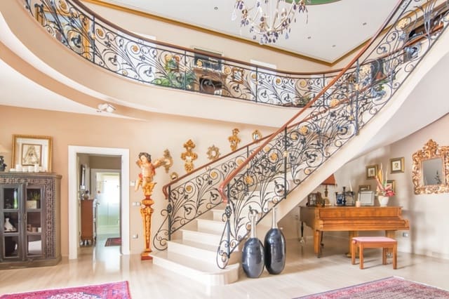 Chalet de 6 habitaciones en Gelves en venta con piscina garaje - 2.651.250 € (Ref: 8759819)