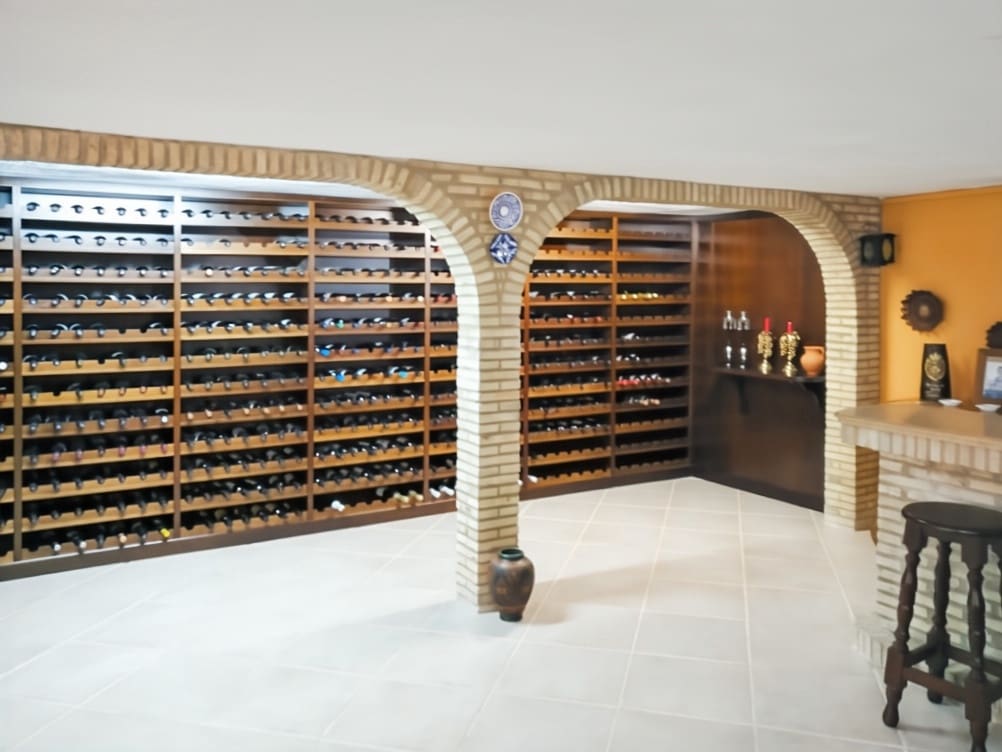 6 bedroom Villa for sale in Gelves with pool garage - € 2,651,250 (Ref: 8759819)