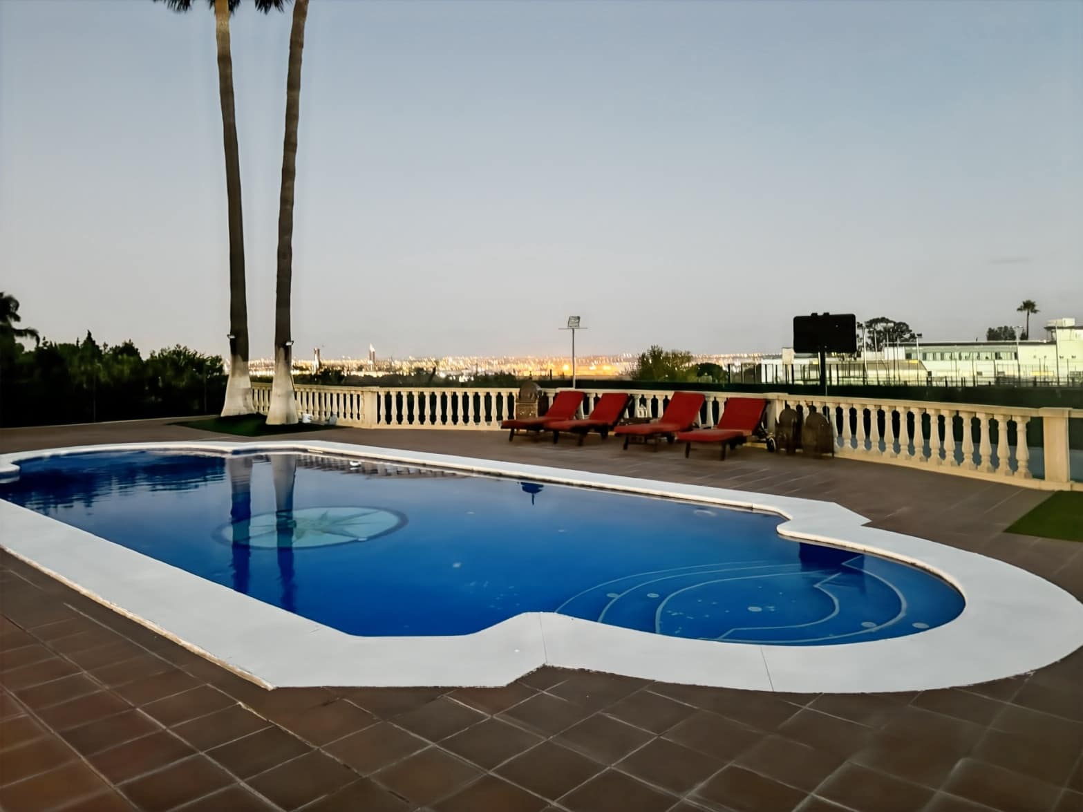 6 bedroom Villa for sale in Gelves with pool garage - € 2,651,250 (Ref: 8759819)
