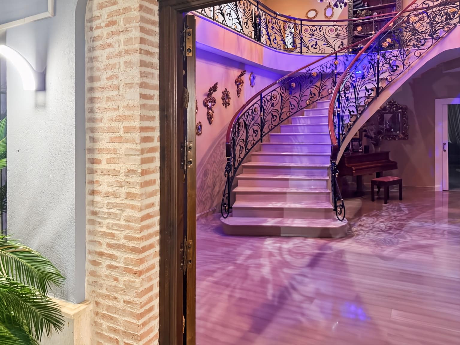 6 bedroom Villa for sale in Gelves with pool garage - € 2,651,250 (Ref: 8759819)