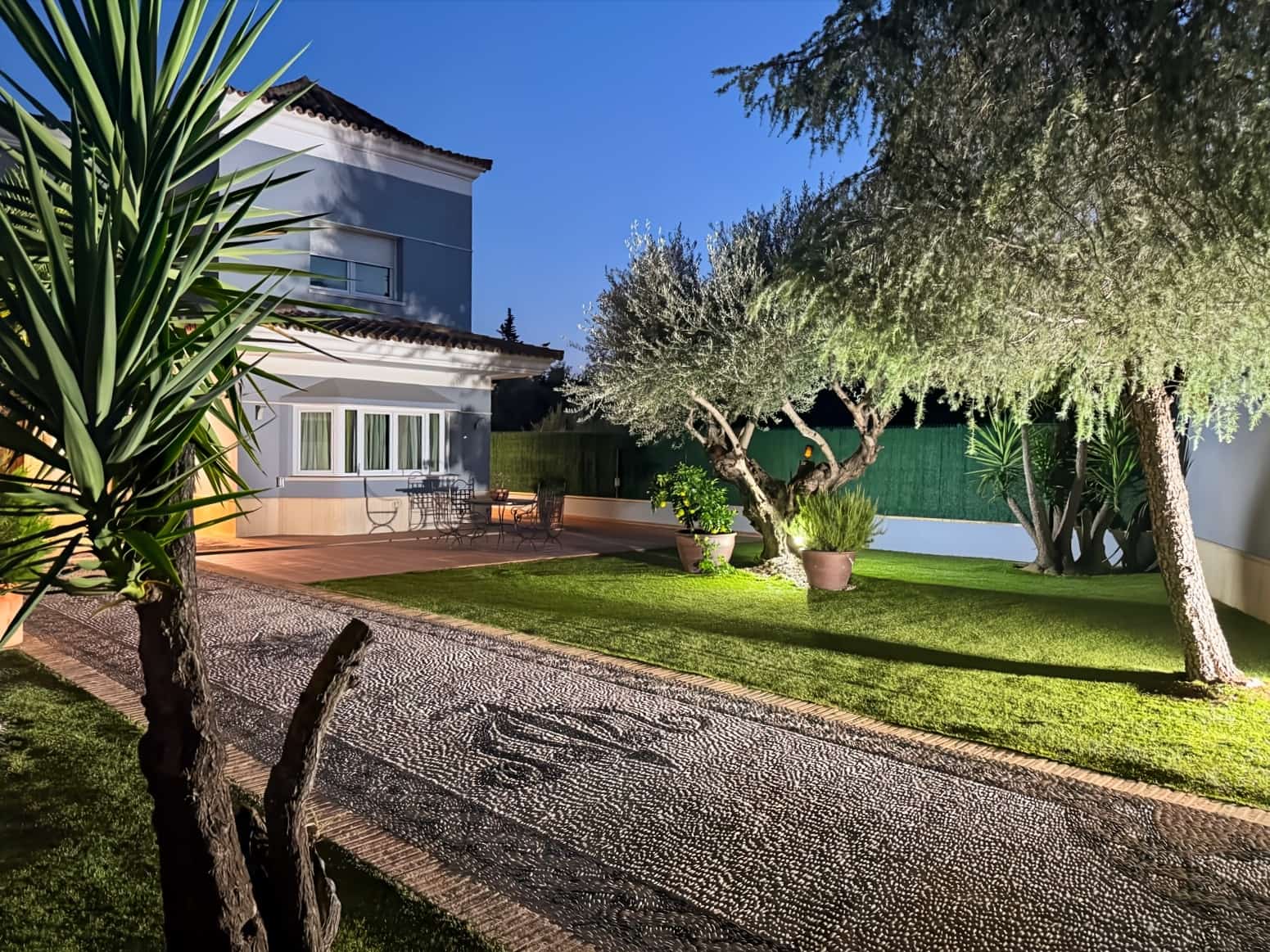 6 bedroom Villa for sale in Gelves with pool garage - € 2,651,250 (Ref: 8759819)