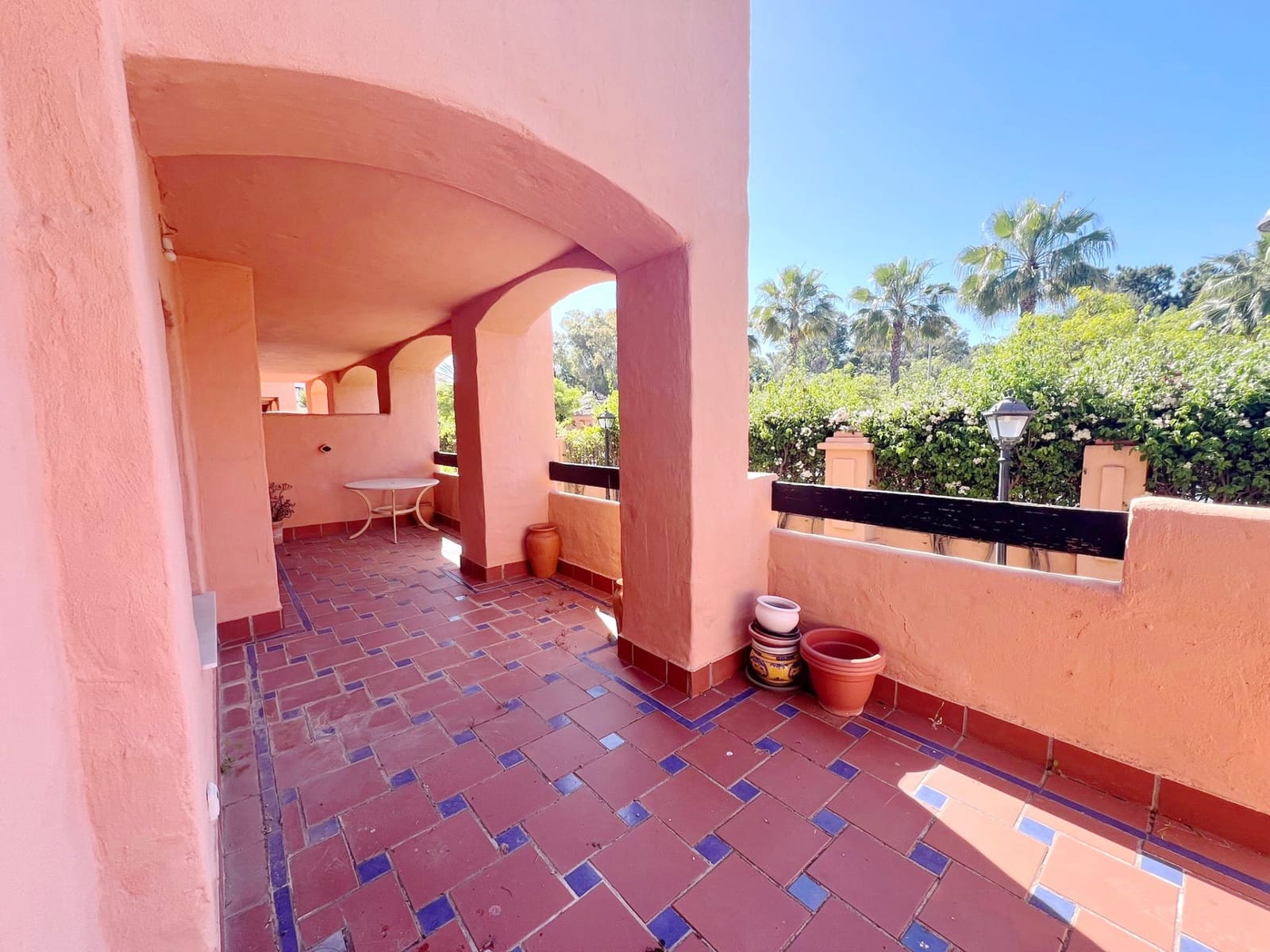 3 chambre Appartement à vendre à Estepona avec piscine garage - 570 000 € (Ref: 8770123)