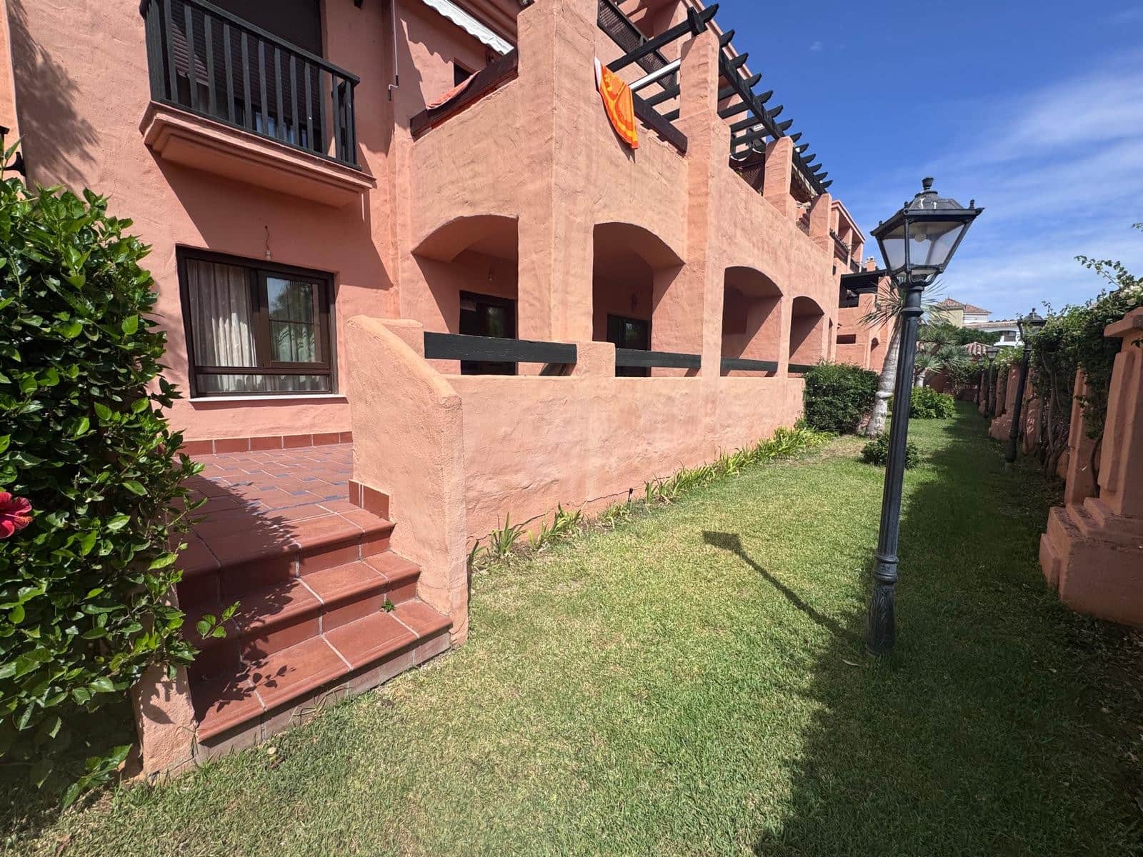 3 chambre Appartement à vendre à Estepona avec piscine garage - 570 000 € (Ref: 8770123)