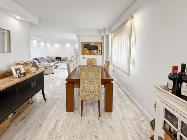 3 bedroom Apartment for sale in Fuengirola with pool garage - € 399,000 (Ref: 8786246)