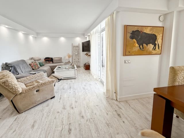 3 bedroom Apartment for sale in Fuengirola with pool garage - € 399,000 (Ref: 8786246)