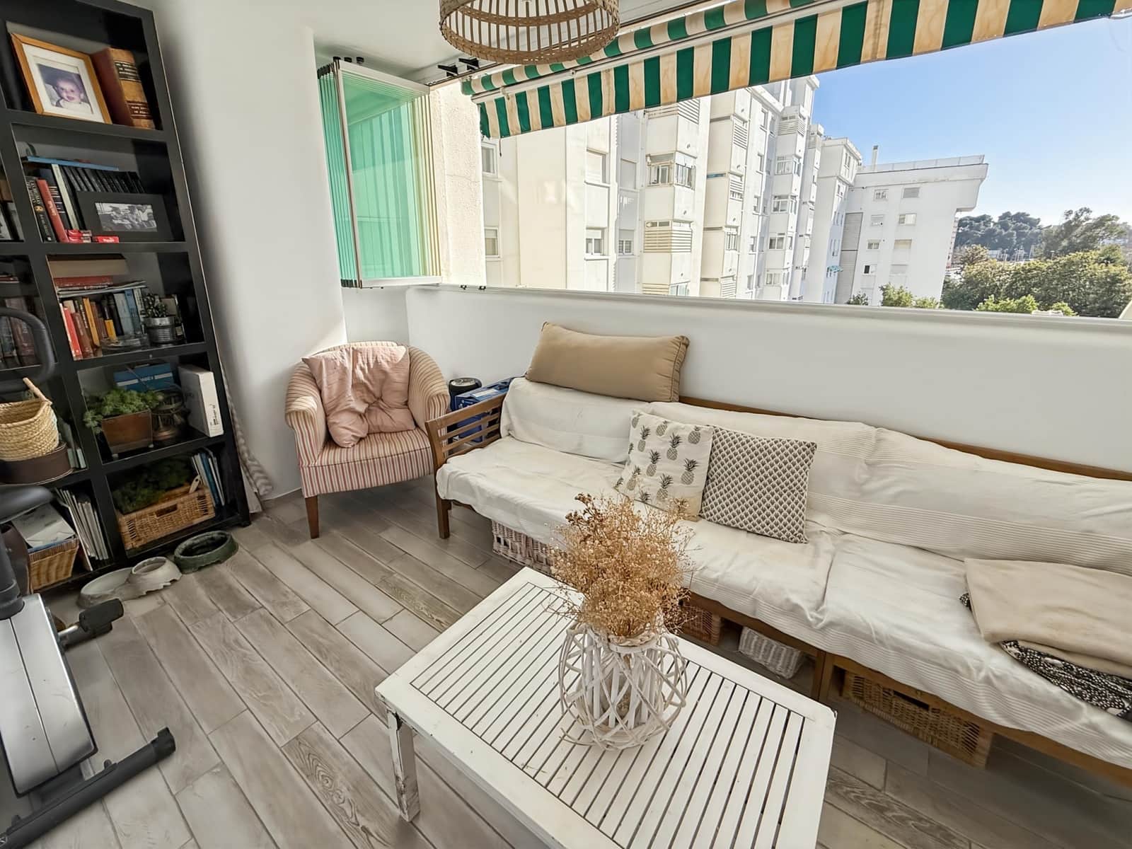 3 bedroom Apartment for sale in Fuengirola with pool garage - € 399,000 (Ref: 8786246)