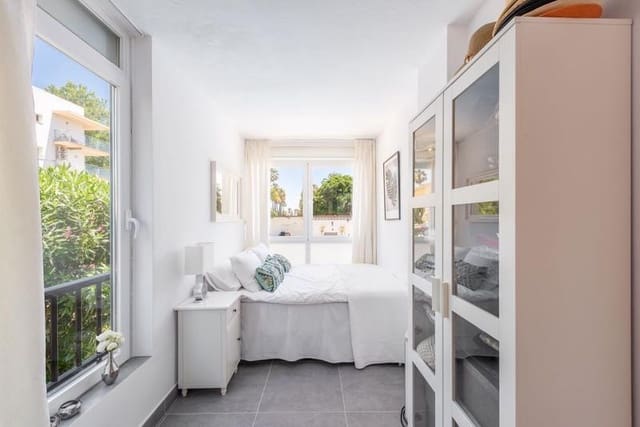 2 makuuhuone Huoneisto myytävänä paikassa Marbella mukana uima-altaan 
autotalli - 499 000 € (Ref: 8791801)