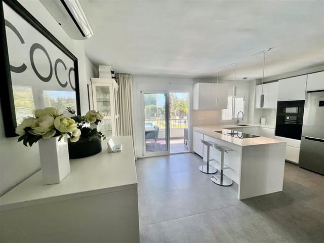 2 makuuhuone Huoneisto myytävänä paikassa Marbella mukana uima-altaan 
autotalli - 499 000 € (Ref: 8791801)