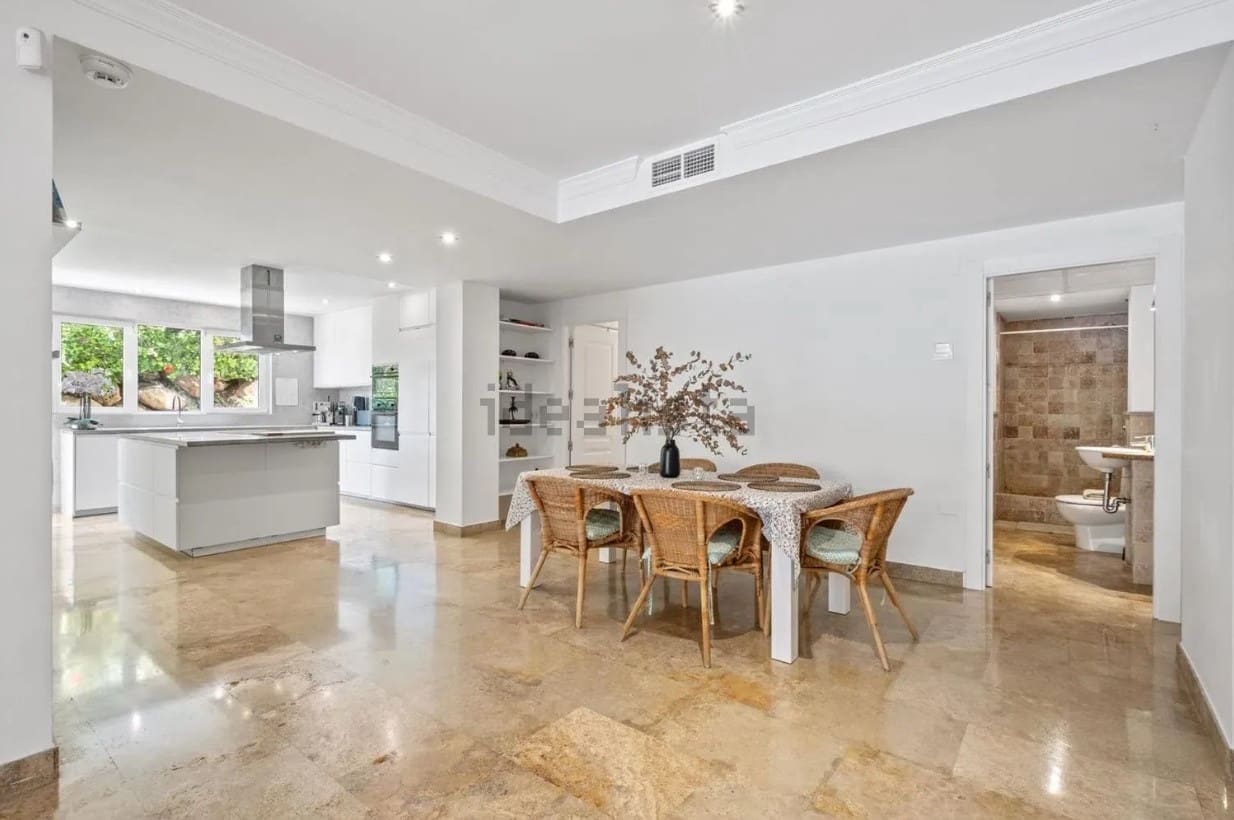 3 bedroom Apartment for sale in Marbella with pool garage - € 785,000 (Ref: 8857509)