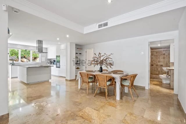 3 bedroom Apartment for sale in Marbella with pool garage - € 900,000 (Ref: 8857509)