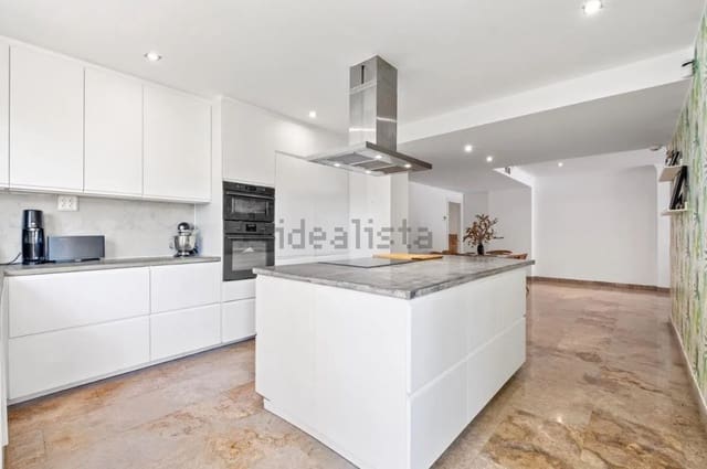 3 soverom Leilighet til salgs i Marbella med svømmebasseng garasje - € 900 000 (Ref: 8857509)