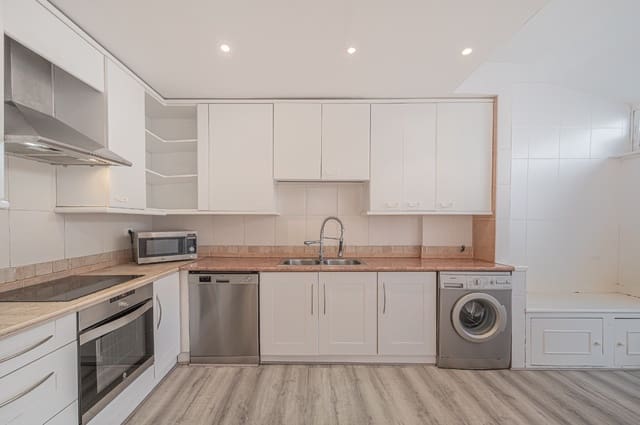 4 sypialnia Dom na sprzedaż w Benahavís z garażem - 649 000 € (Ref: 8892884)